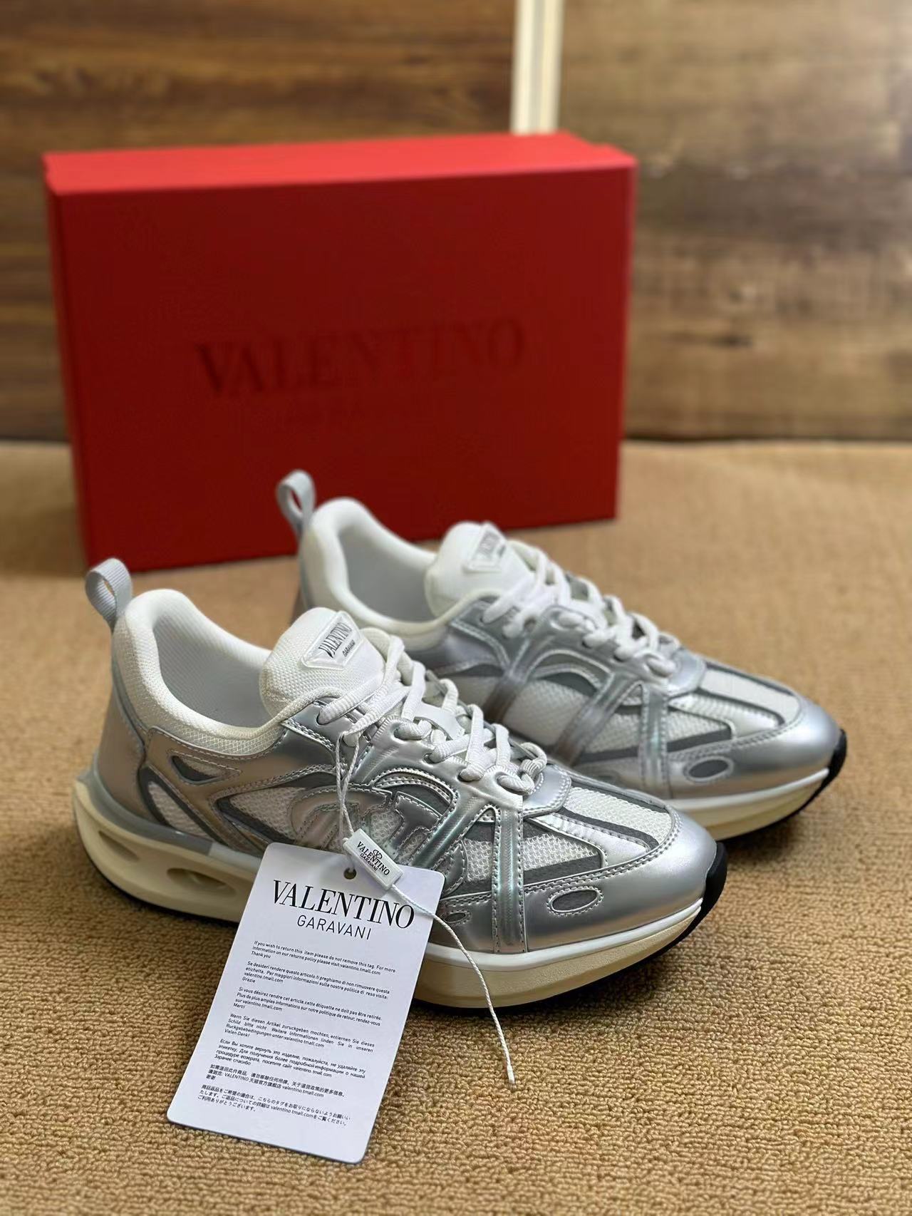 詳細な写真と価格については私に連絡してください。