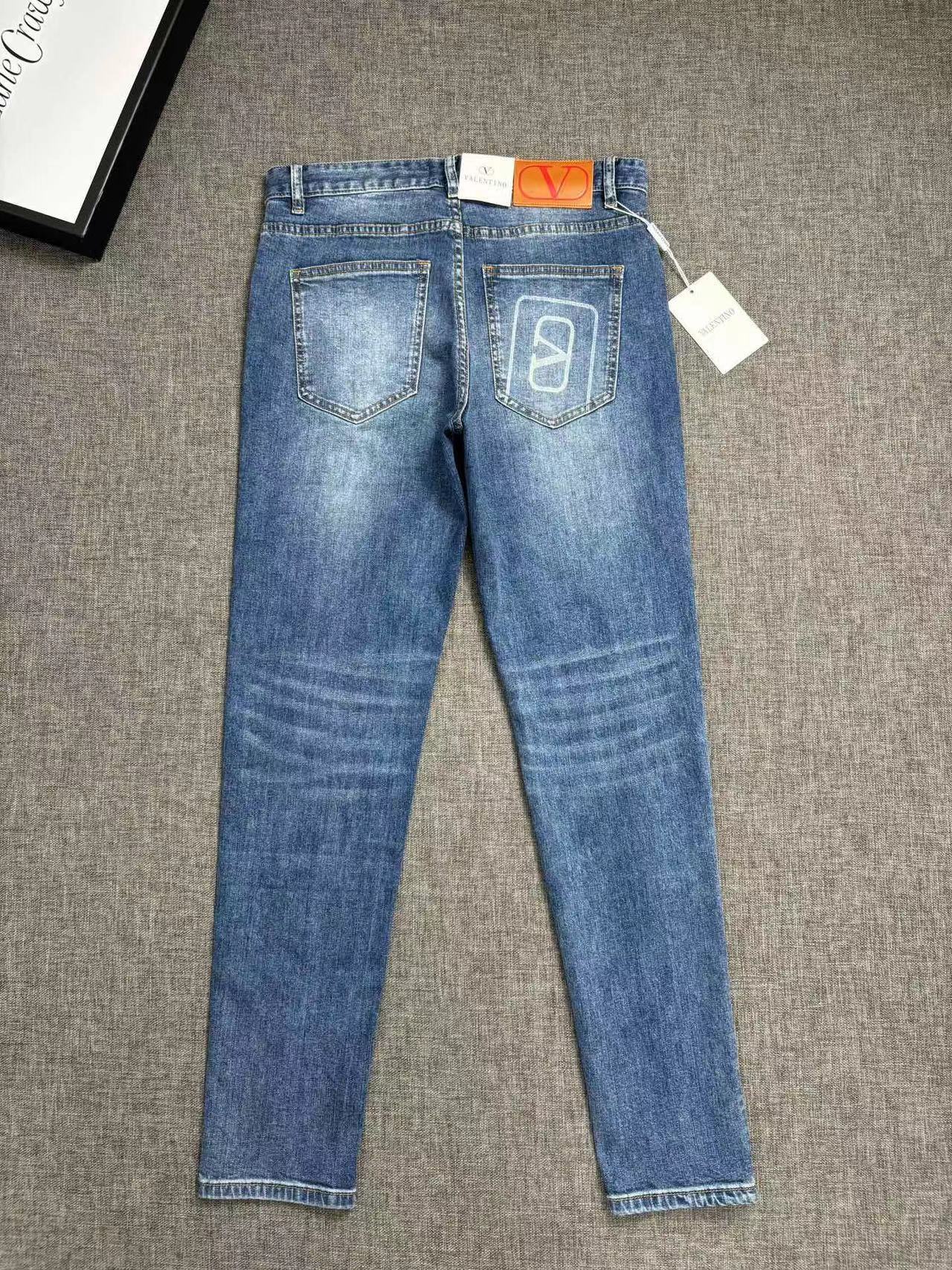 詳細な写真と価格については私に連絡してください。