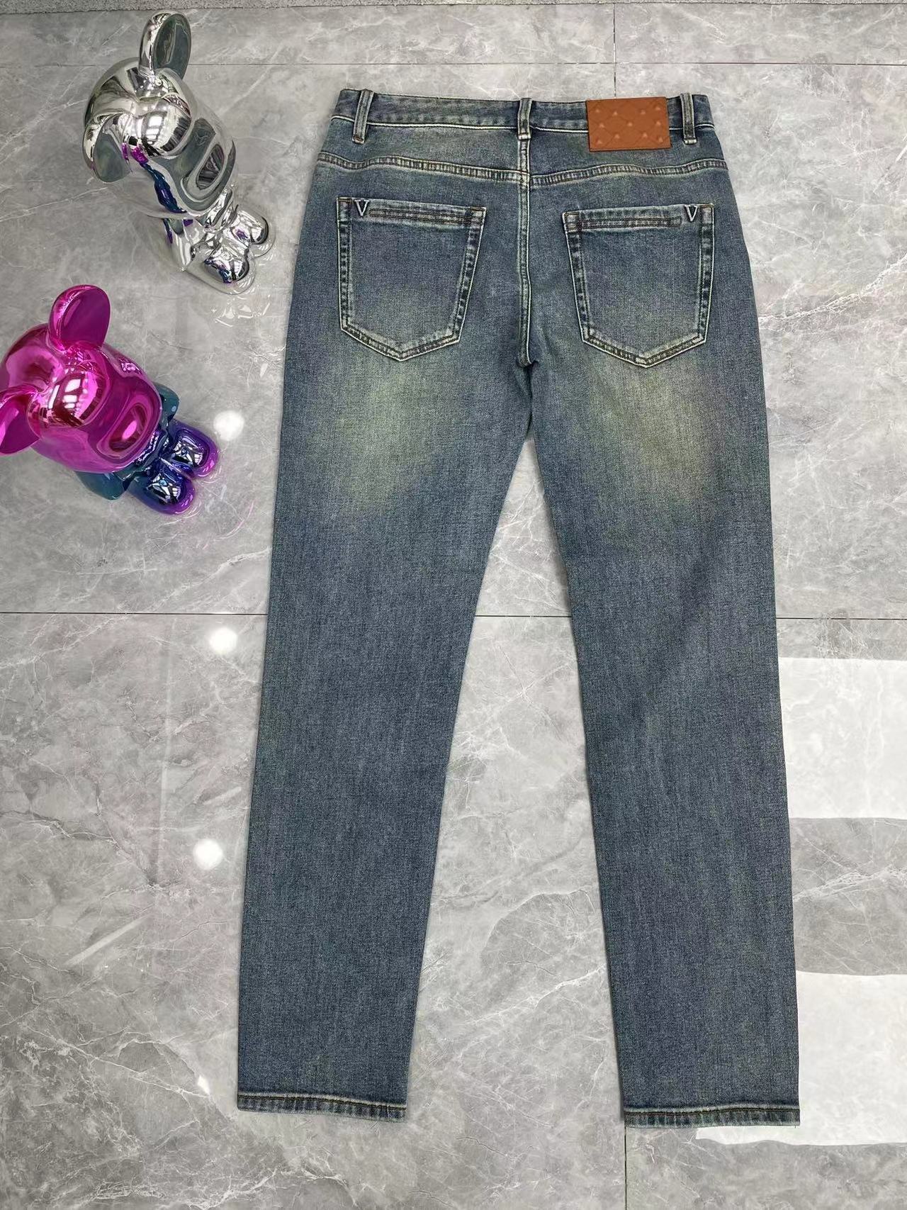 詳細な写真と価格については私に連絡してください。