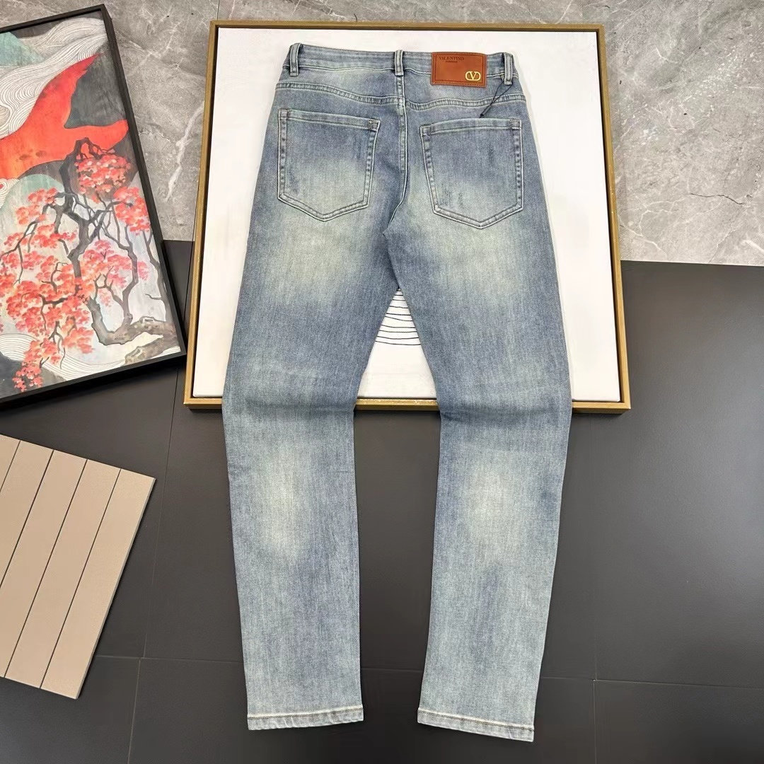 詳細な写真と価格については私に連絡してください。