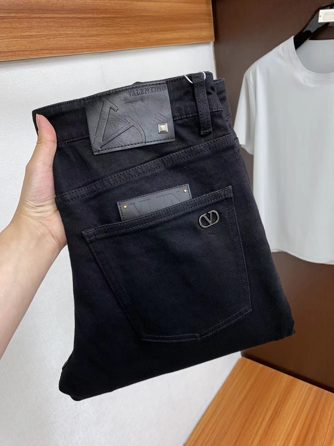 詳細な写真と価格については私に連絡してください。