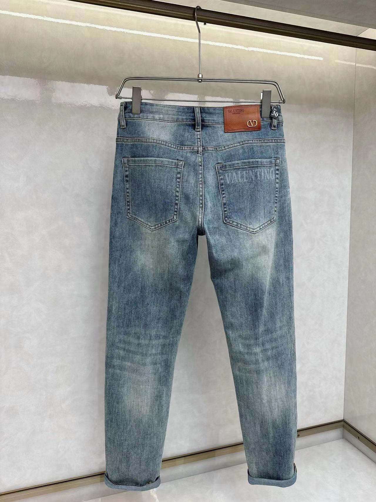 詳細な写真と価格については私に連絡してください。