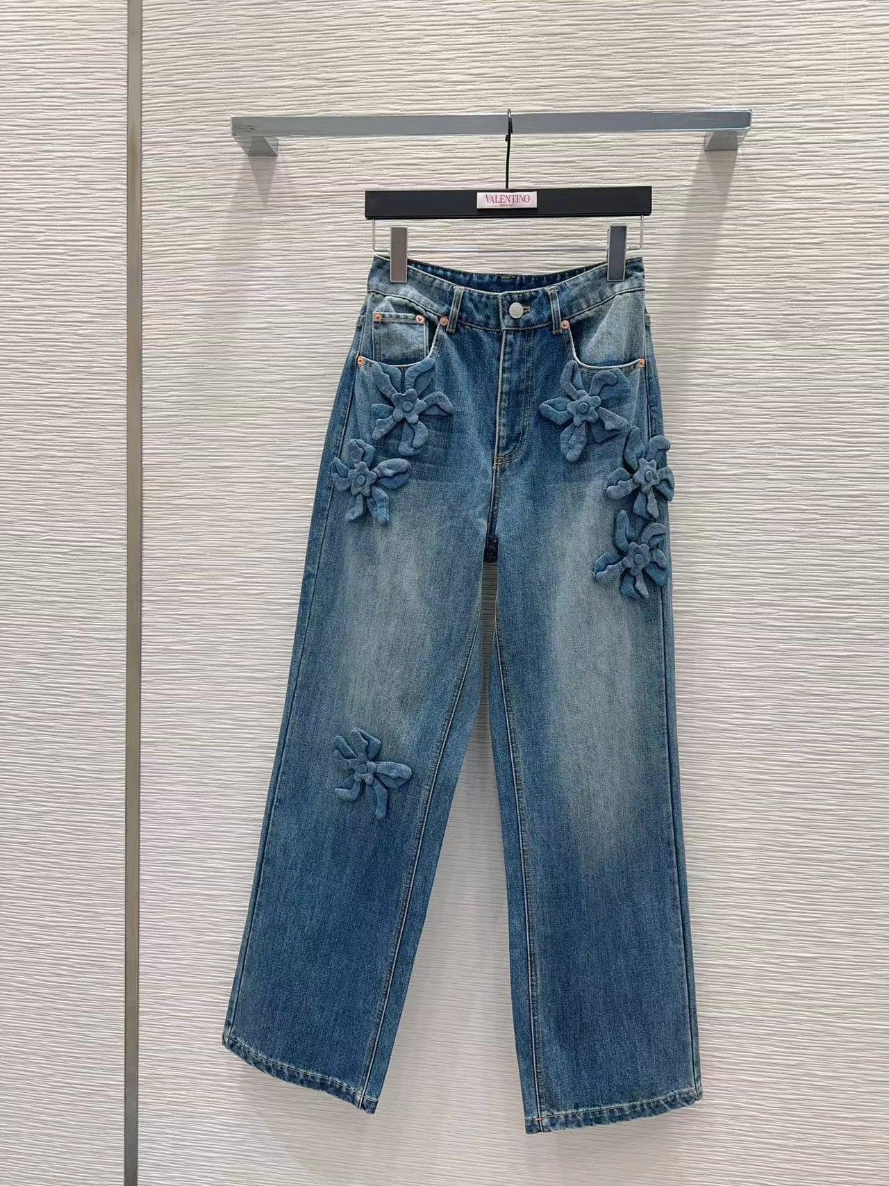 詳細な写真と価格については私に連絡してください。