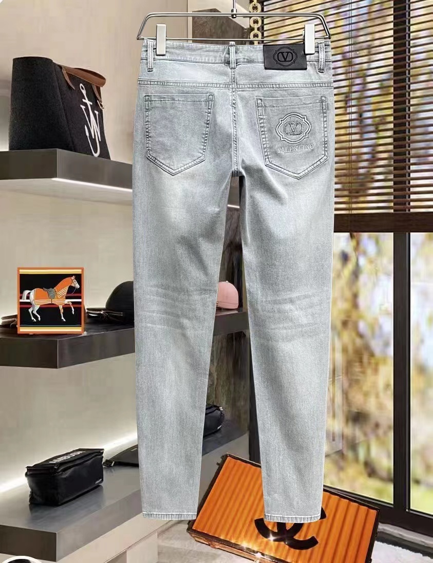 詳細な写真と価格については私に連絡してください。