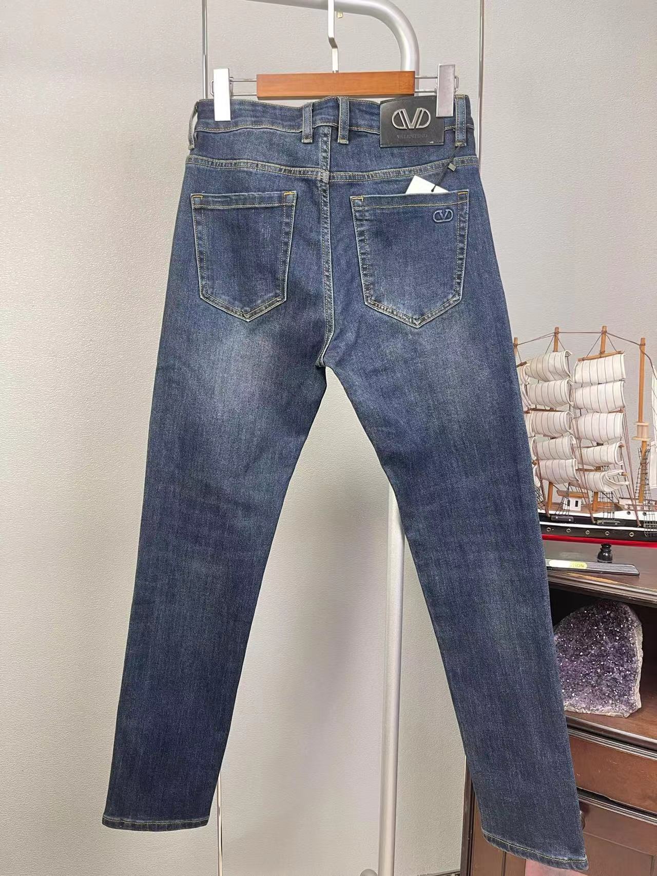 詳細な写真と価格については私に連絡してください。