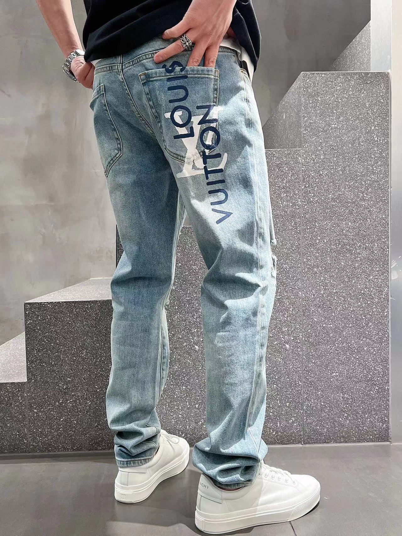 詳細な写真と価格については私に連絡してください。