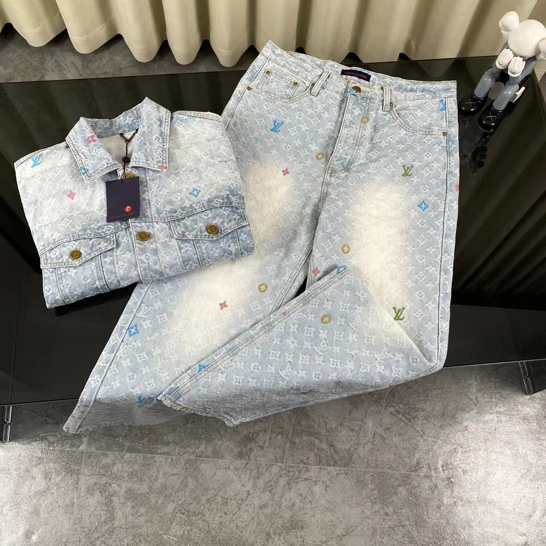 詳細な写真と価格については私に連絡してください。