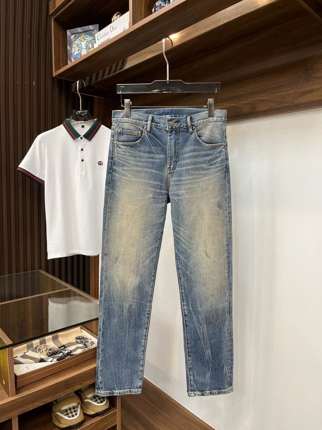 詳細な写真と価格については私に連絡してください。