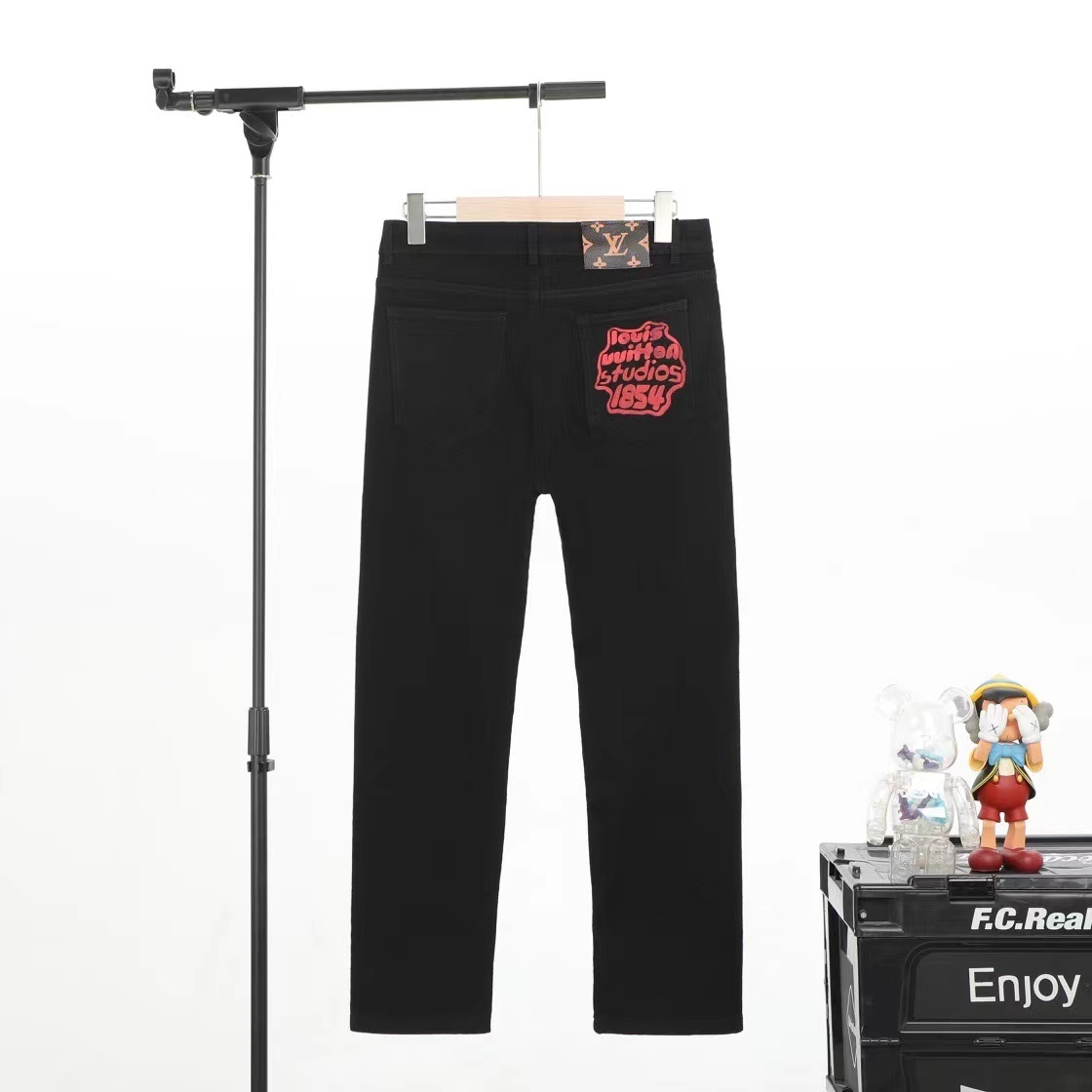 詳細な写真と価格については私に連絡してください。