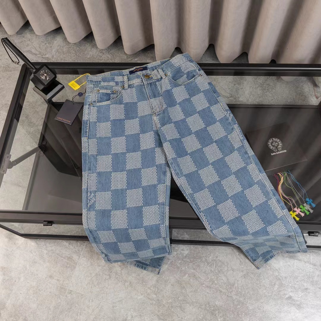 詳細な写真と価格については私に連絡してください。