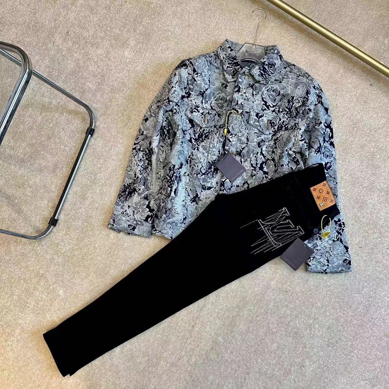 詳細な写真と価格については私に連絡してください。