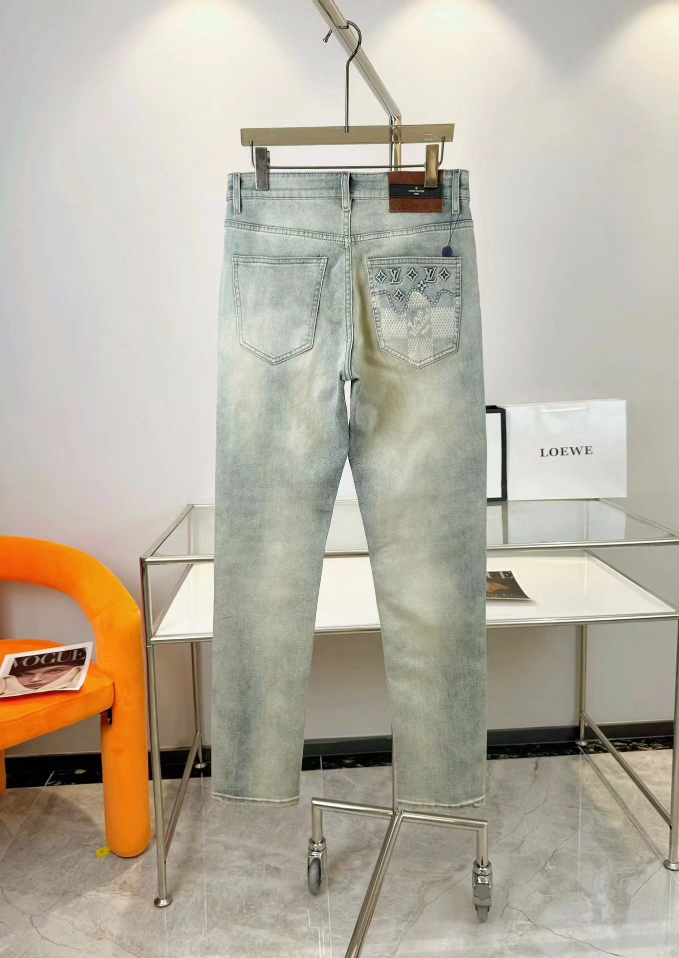 詳細な写真と価格については私に連絡してください。