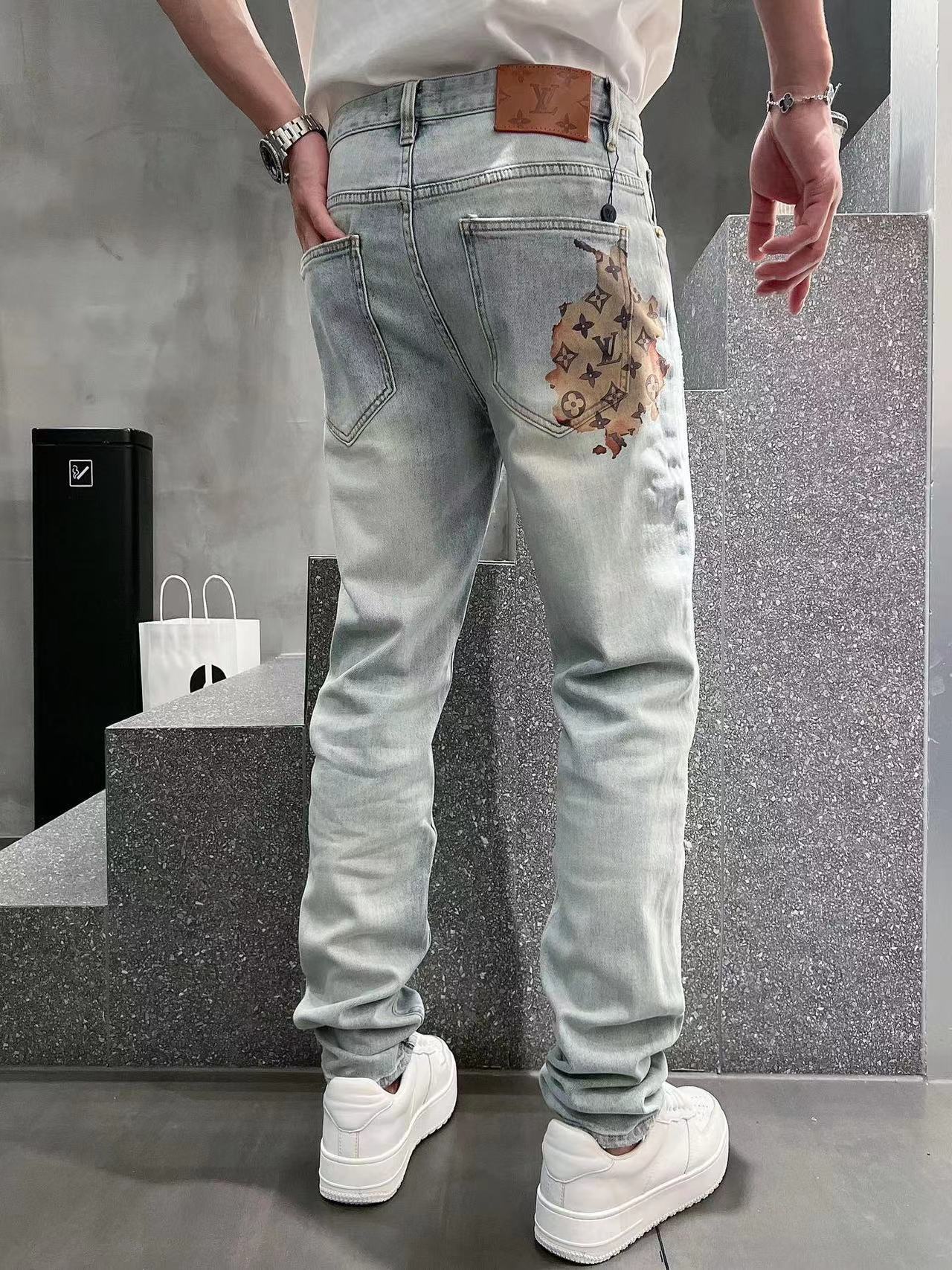 詳細な写真と価格については私に連絡してください。