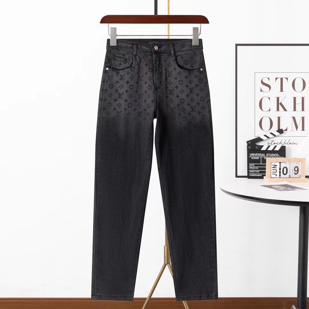 詳細な写真と価格については私に連絡してください。