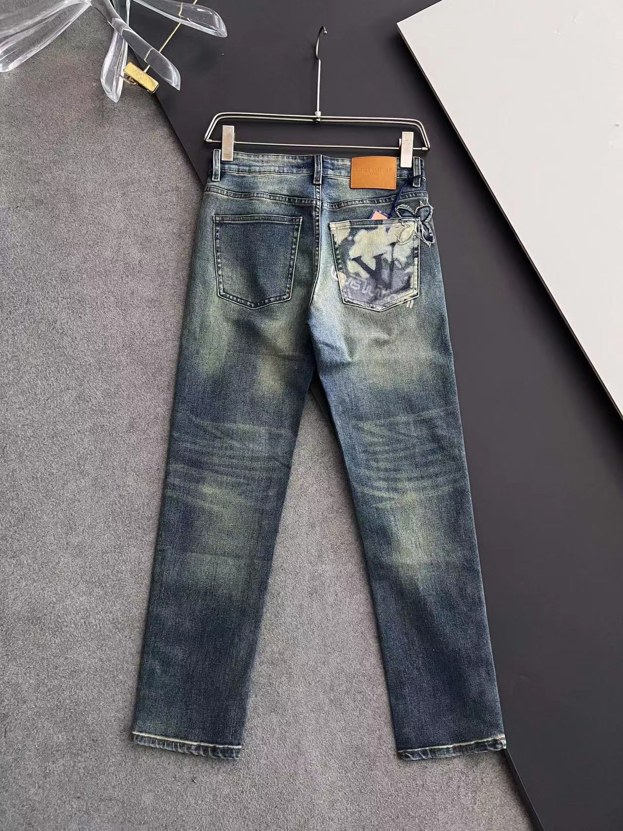 詳細な写真と価格については私に連絡してください。