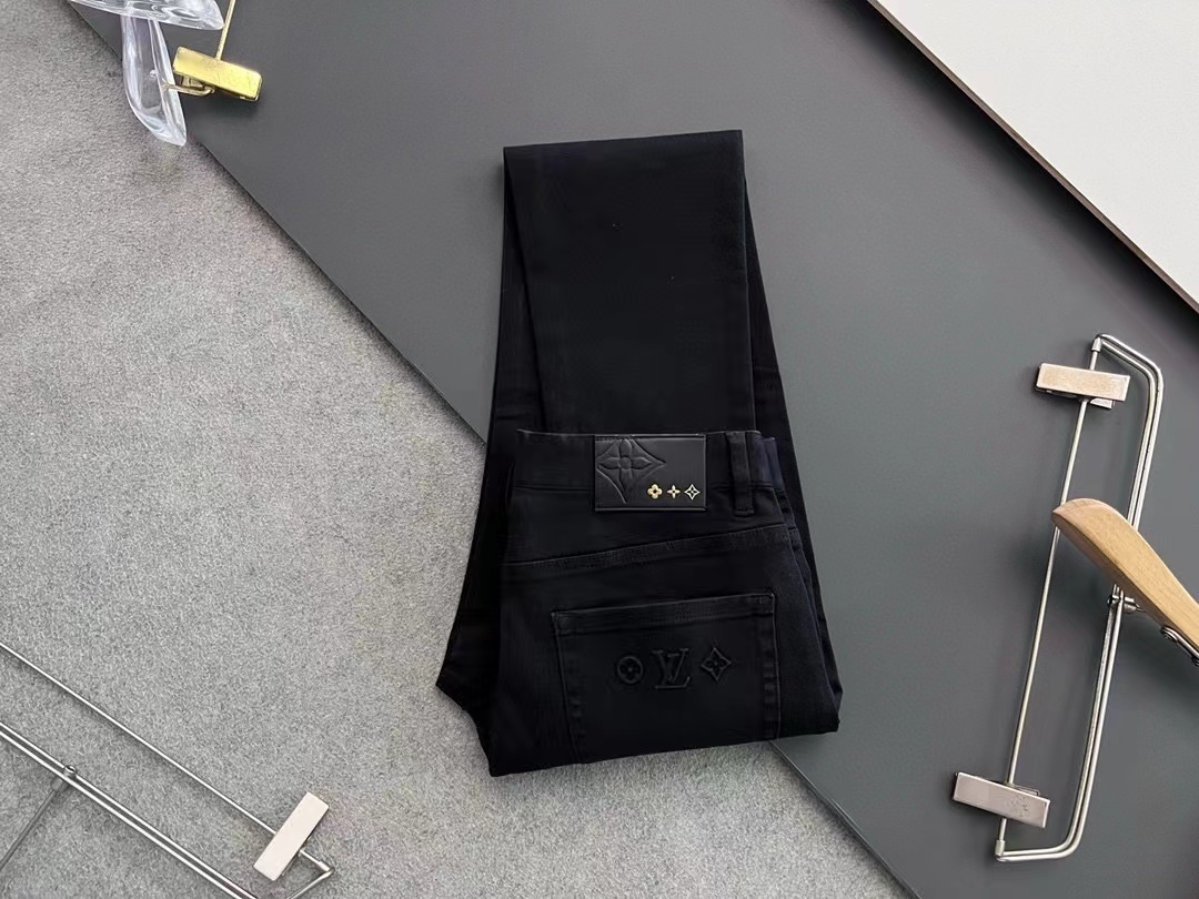 詳細な写真と価格については私に連絡してください。