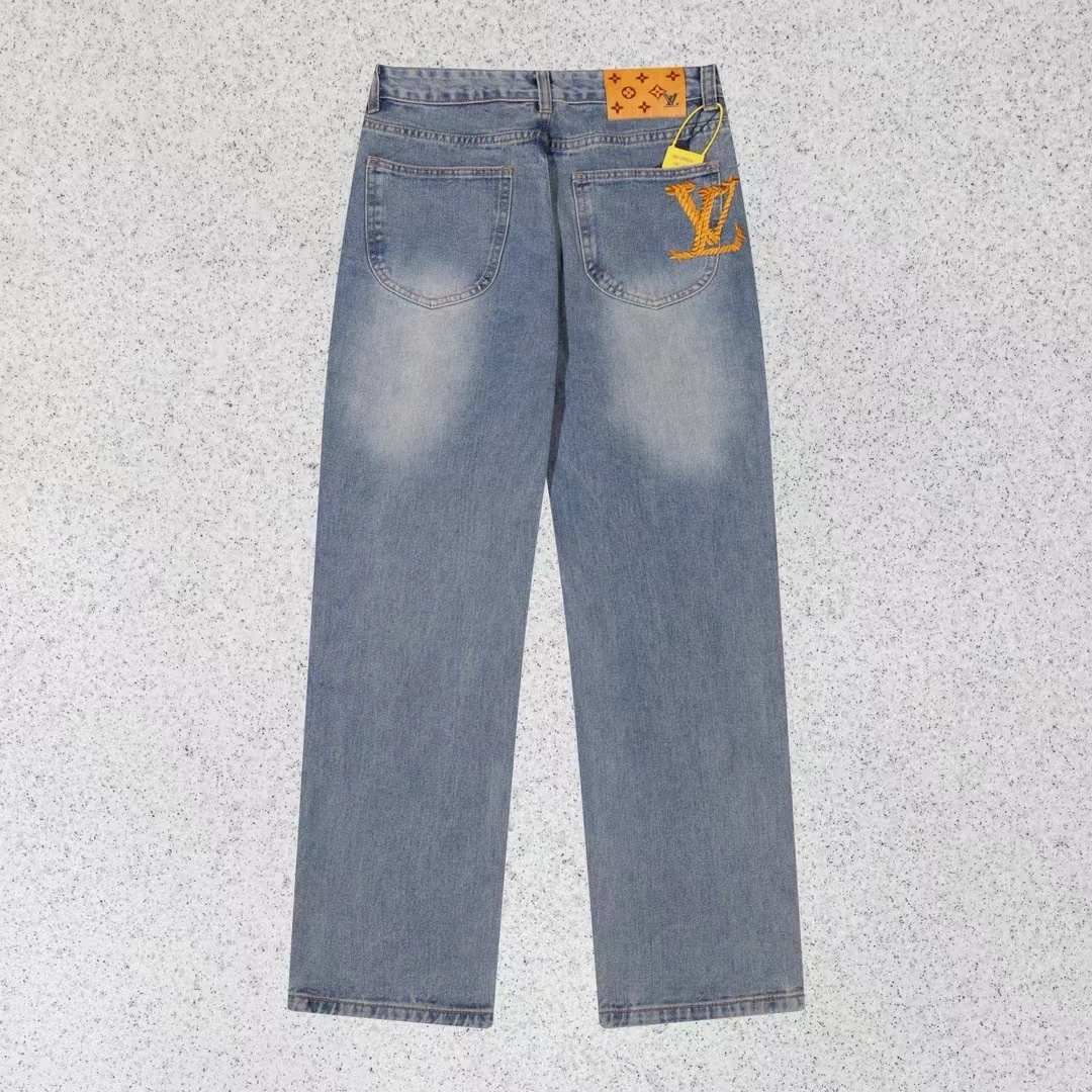 詳細な写真と価格については私に連絡してください。