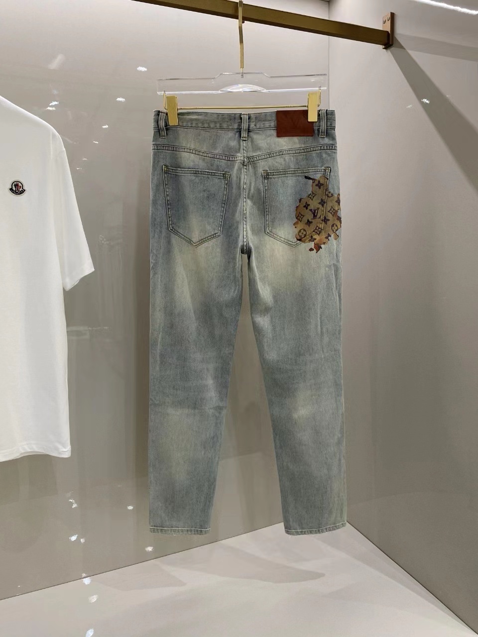 詳細な写真と価格については私に連絡してください。