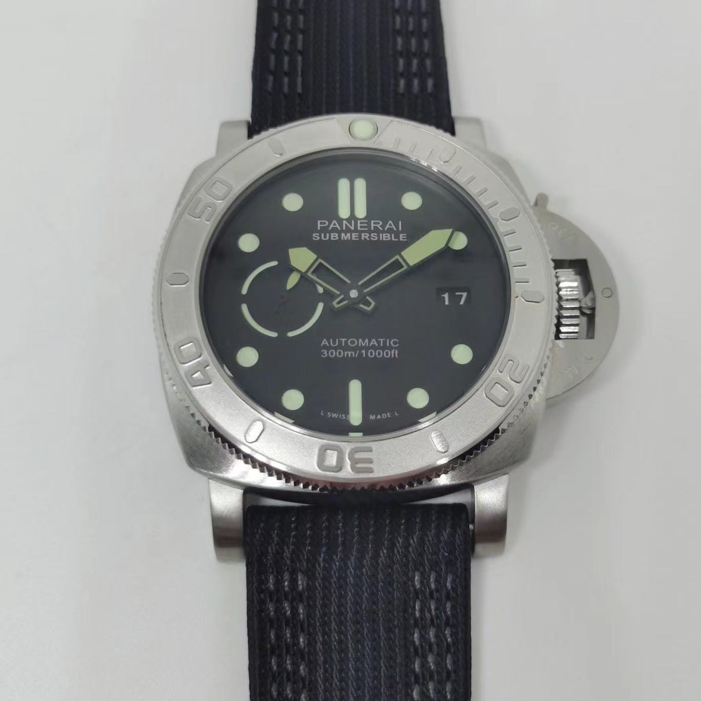 詳細な写真と価格については私に連絡してください。