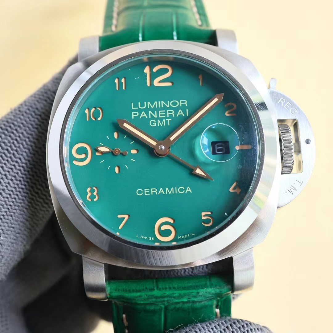 詳細な写真と価格については私に連絡してください。