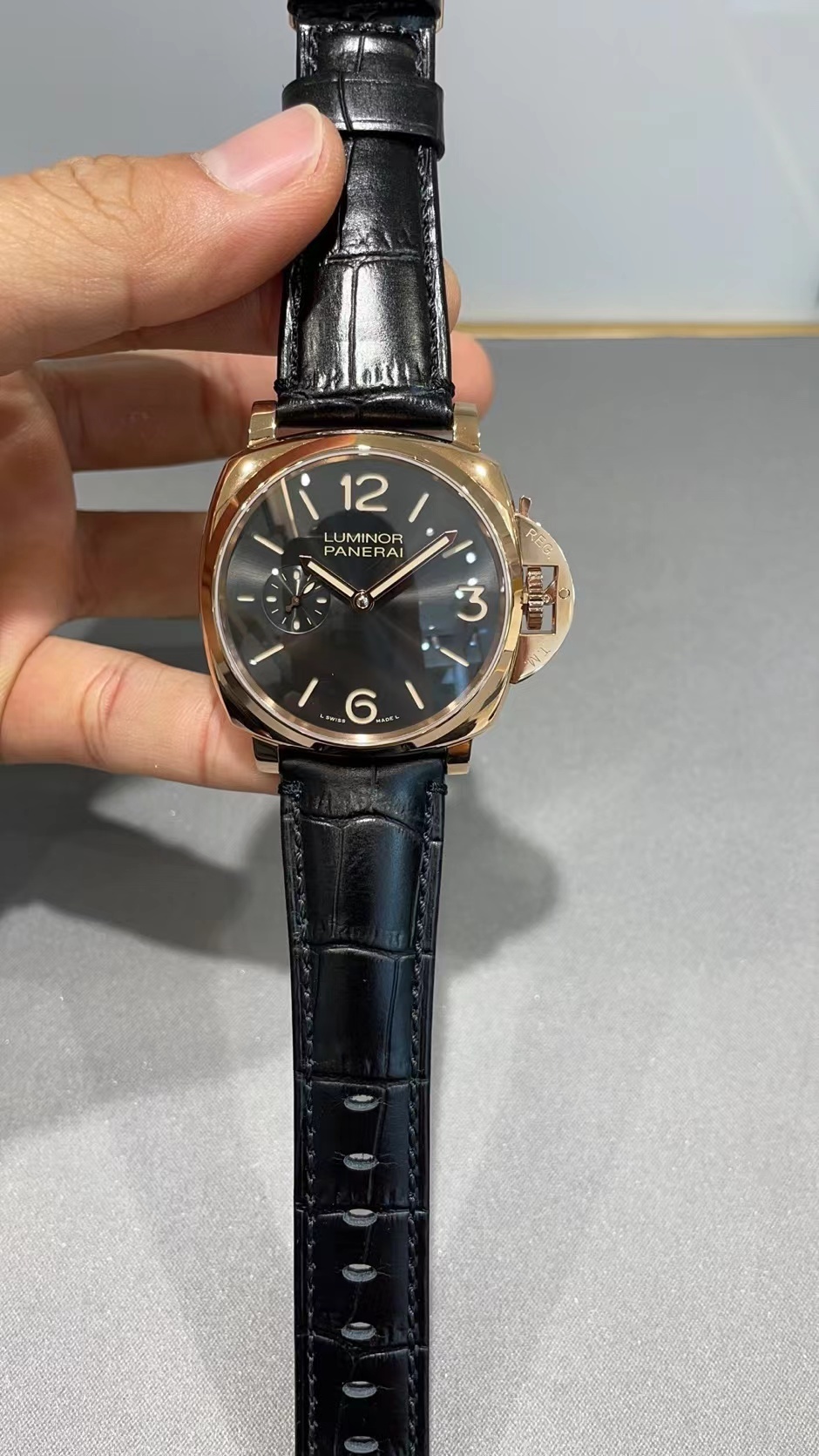 詳細な写真と価格については私に連絡してください。