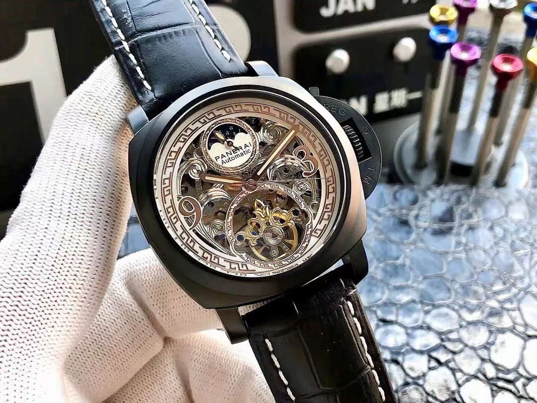 詳細な写真と価格については私に連絡してください。