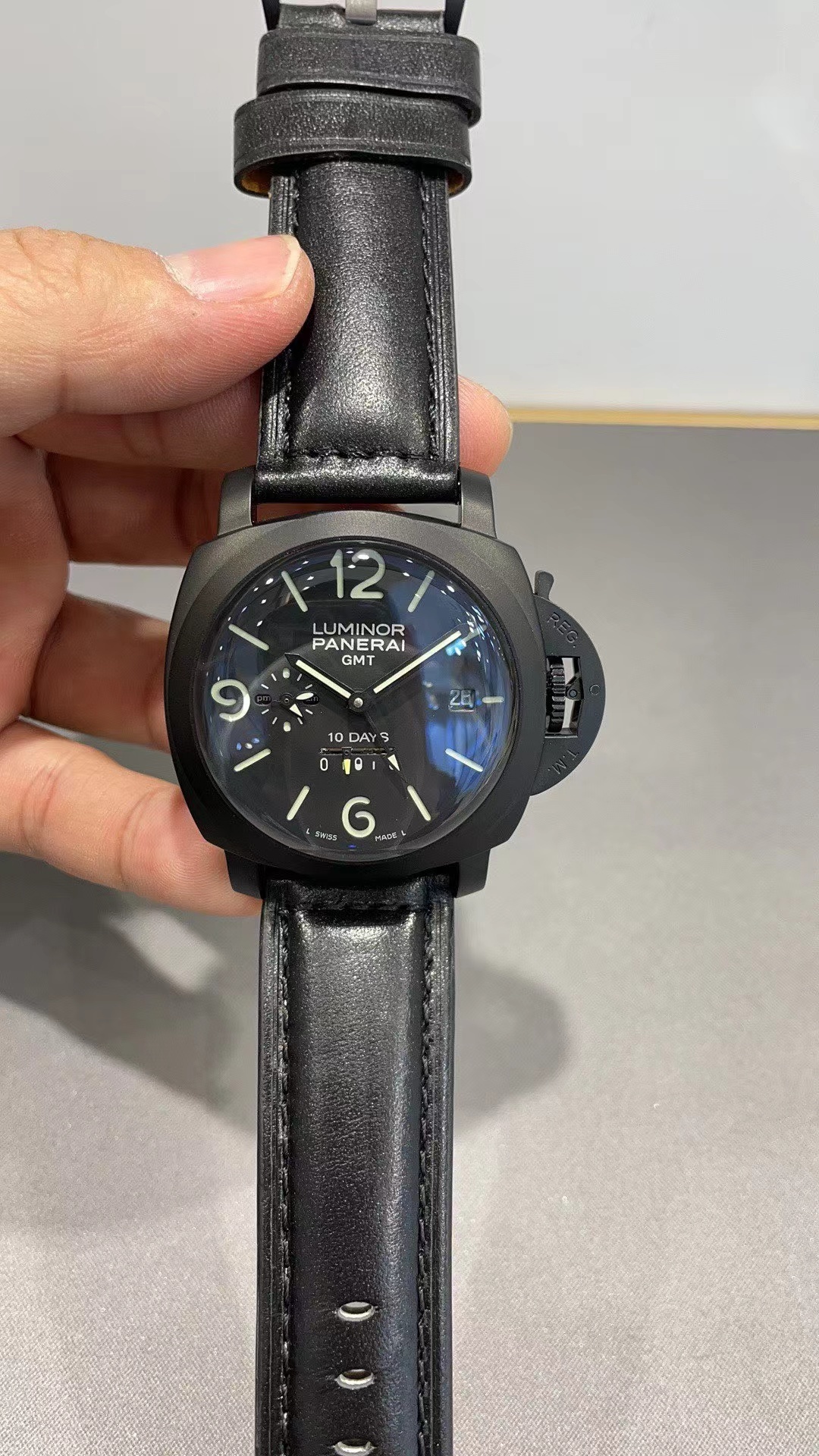 詳細な写真と価格については私に連絡してください。