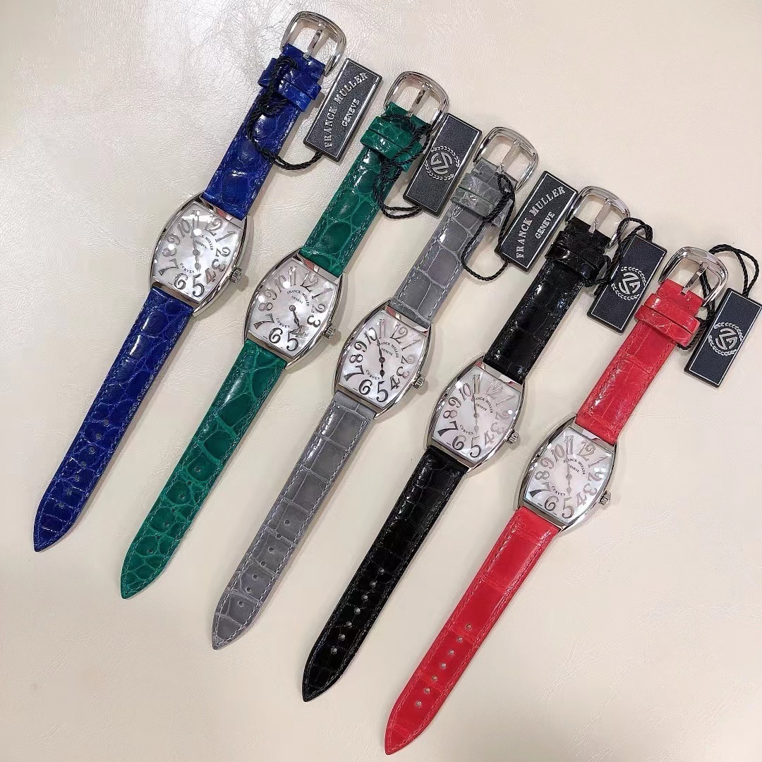 詳細な写真と価格については私に連絡してください