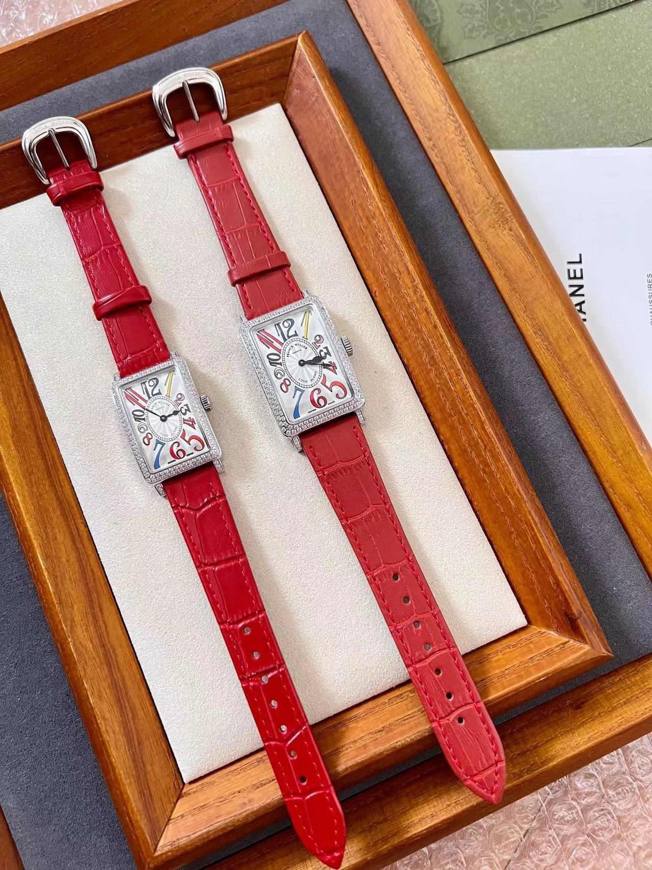 詳細な写真と価格については私に連絡してください