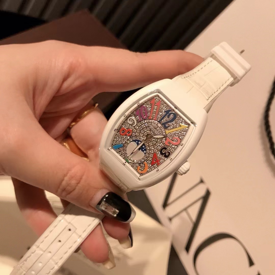 詳細な写真と価格については私に連絡してください