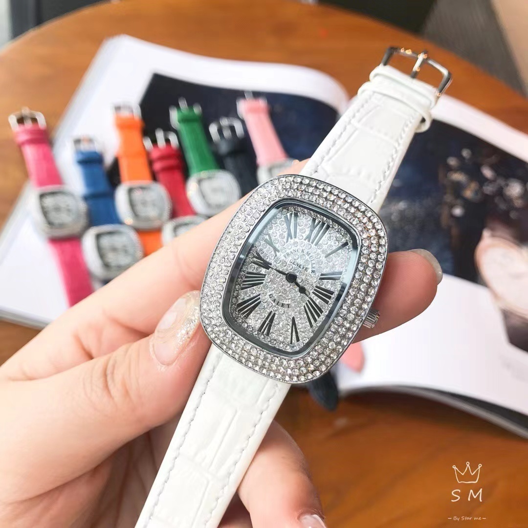 詳細な写真と価格については私に連絡してください