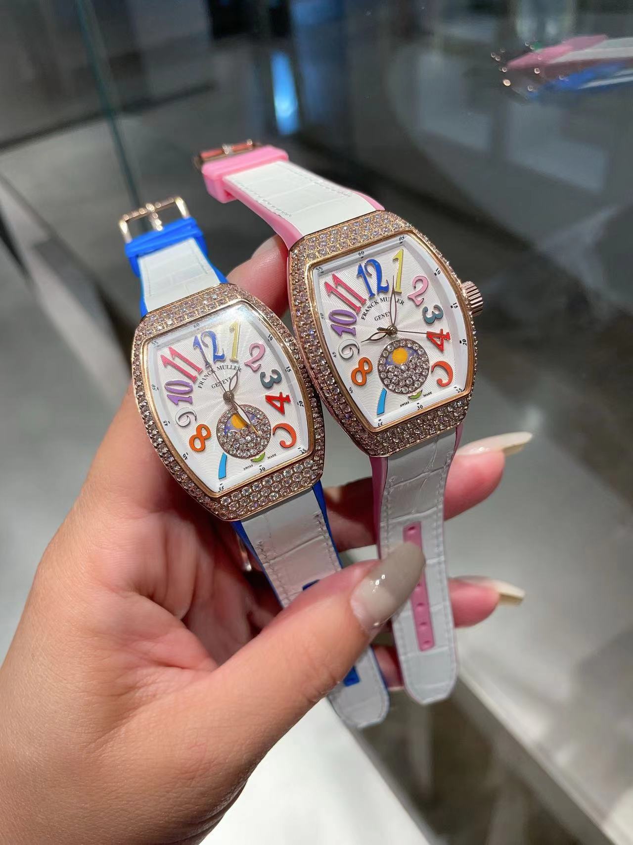 詳細な写真と価格については私に連絡してください