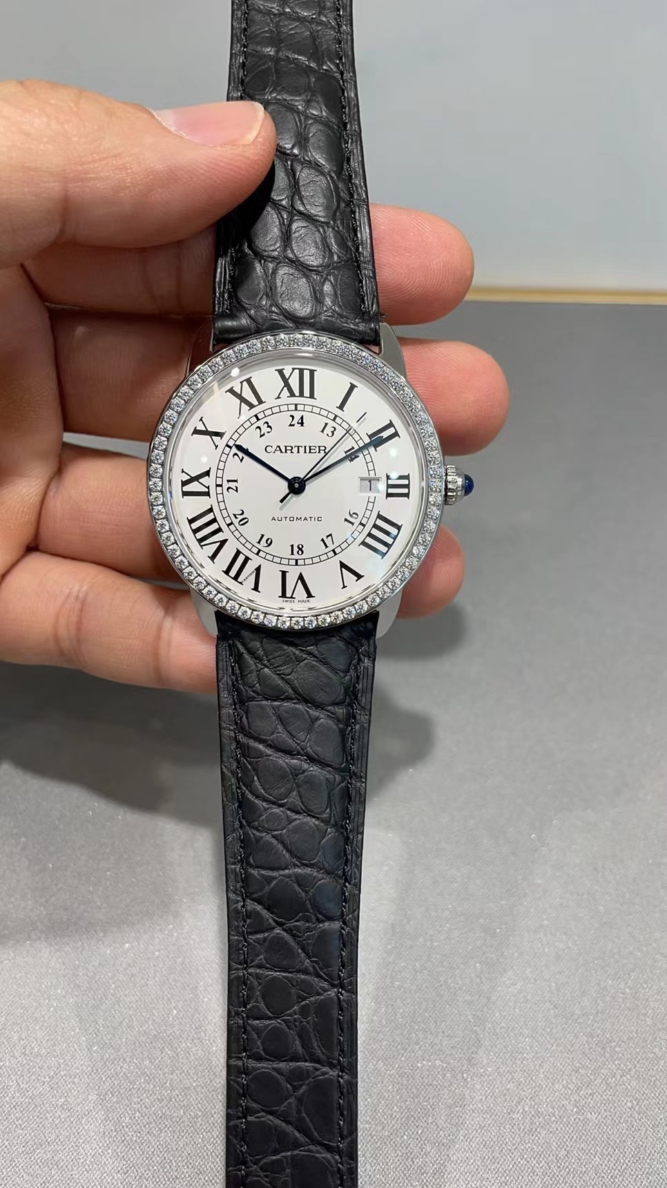 詳細な写真と価格については私に連絡してください。