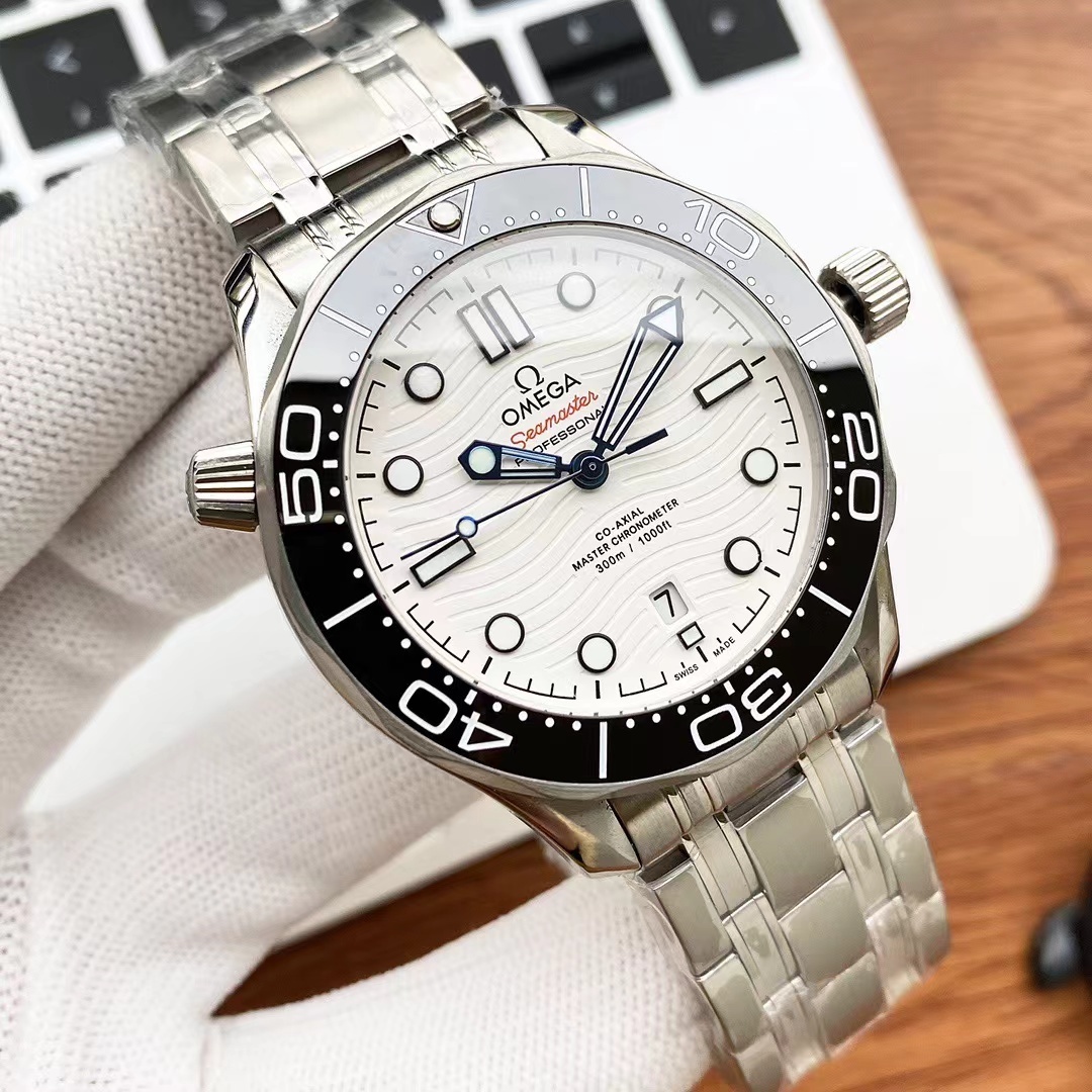 詳細な写真と価格については私に連絡してください。