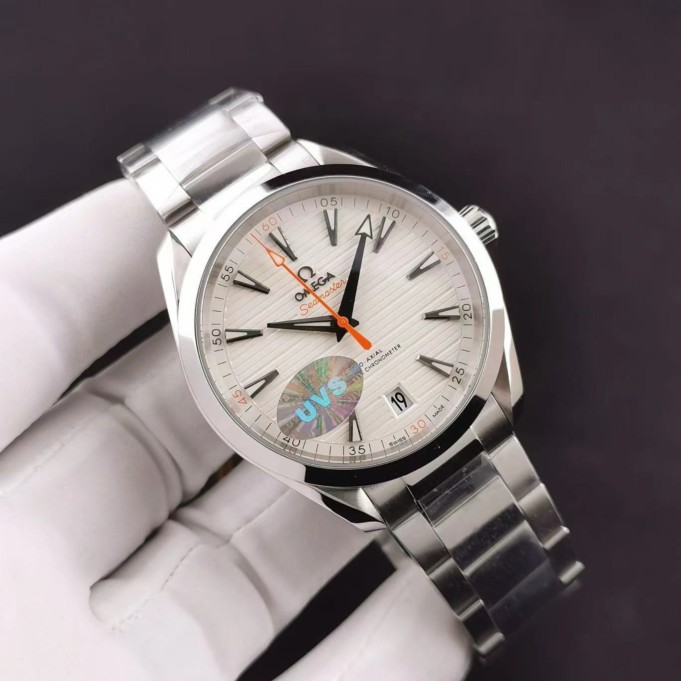 詳細な写真と価格については私に連絡してください。