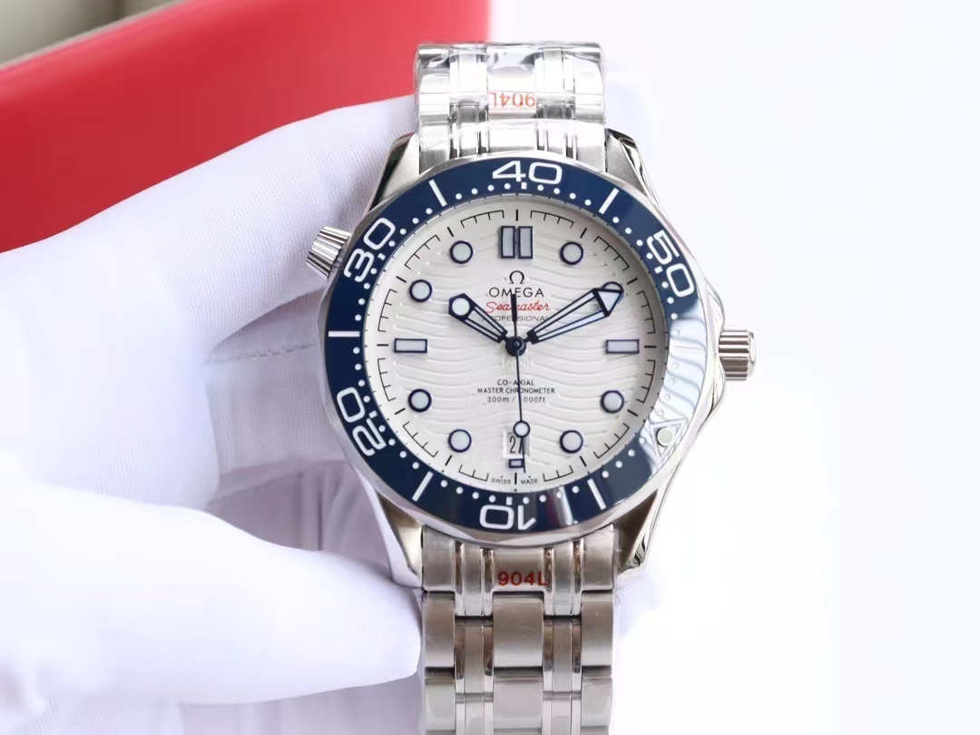 詳細な写真と価格については私に連絡してください。