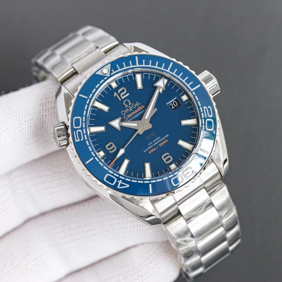 詳細な写真と価格については私に連絡してください。