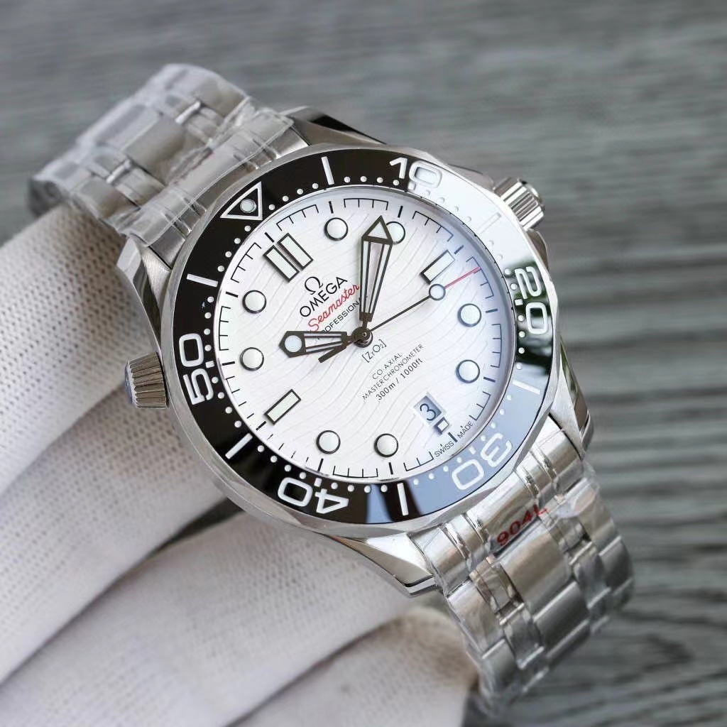 詳細な写真と価格については私に連絡してください。