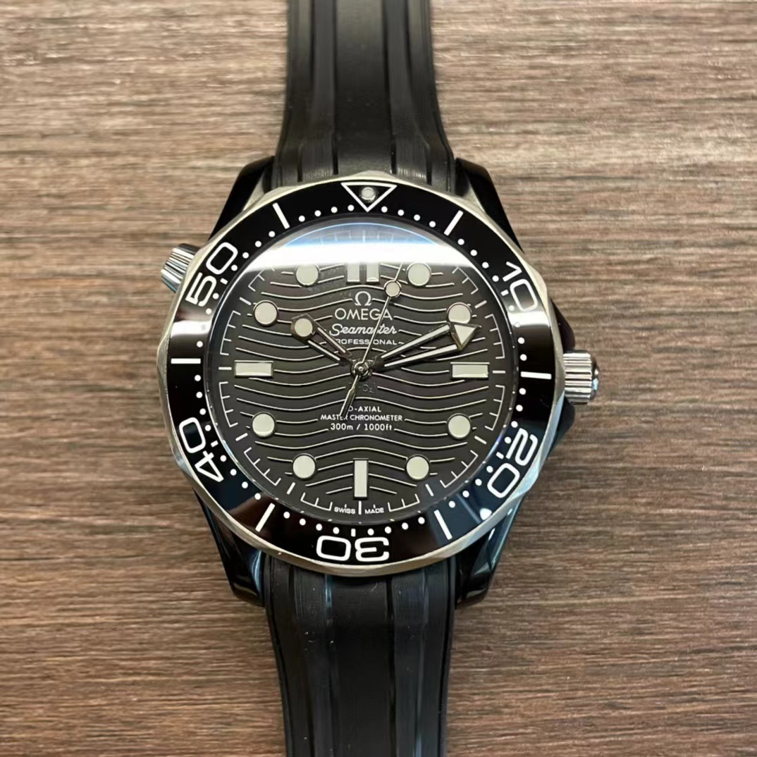 詳細な写真と価格については私に連絡してください。