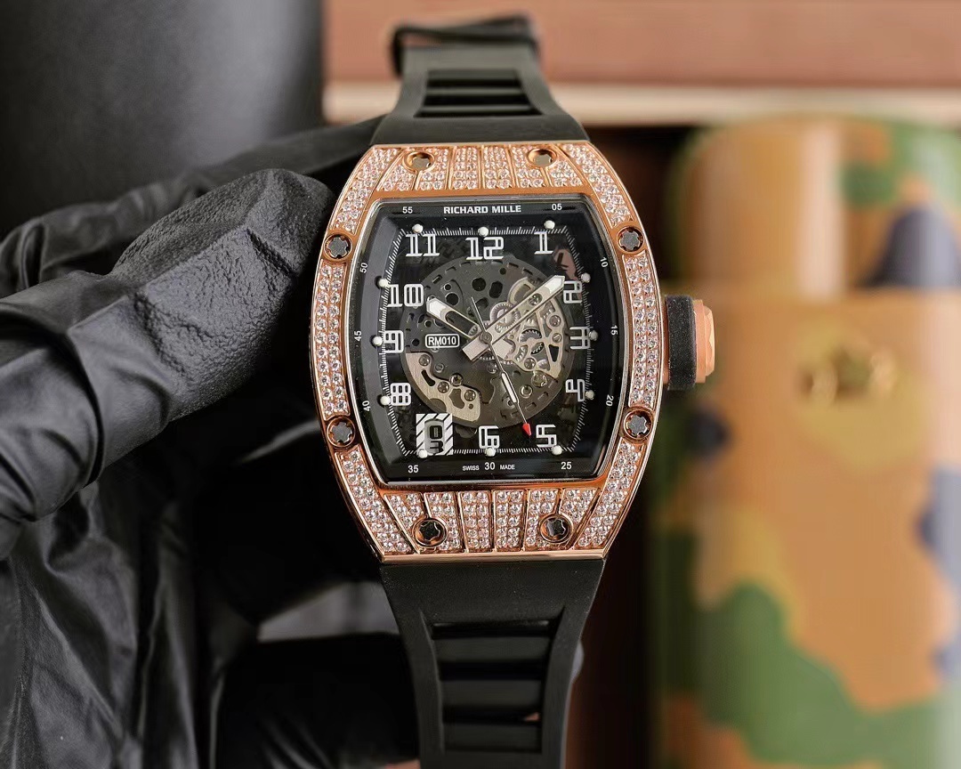 詳細な写真と価格については私に連絡してください