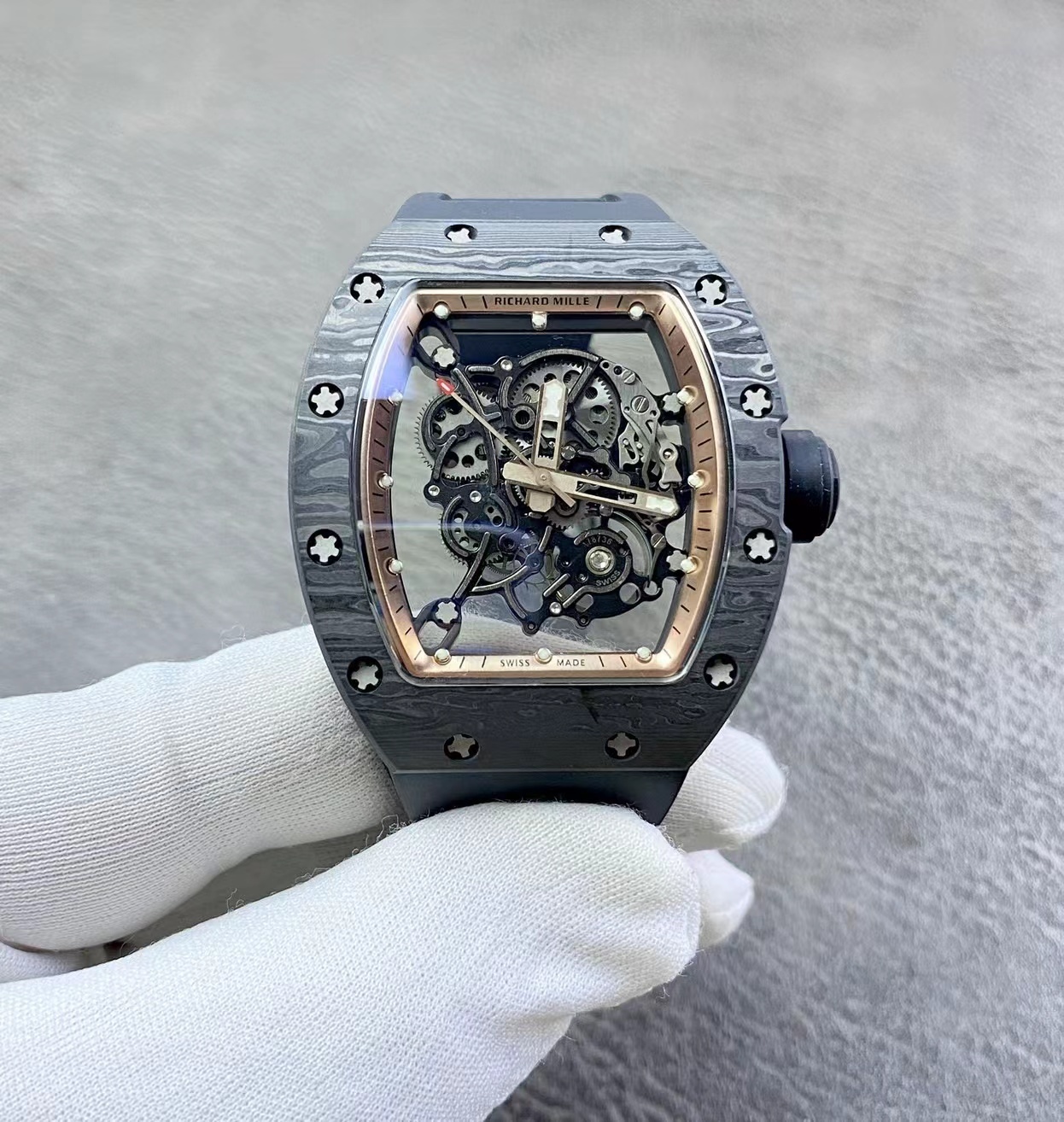 詳細な写真と価格については私に連絡してください