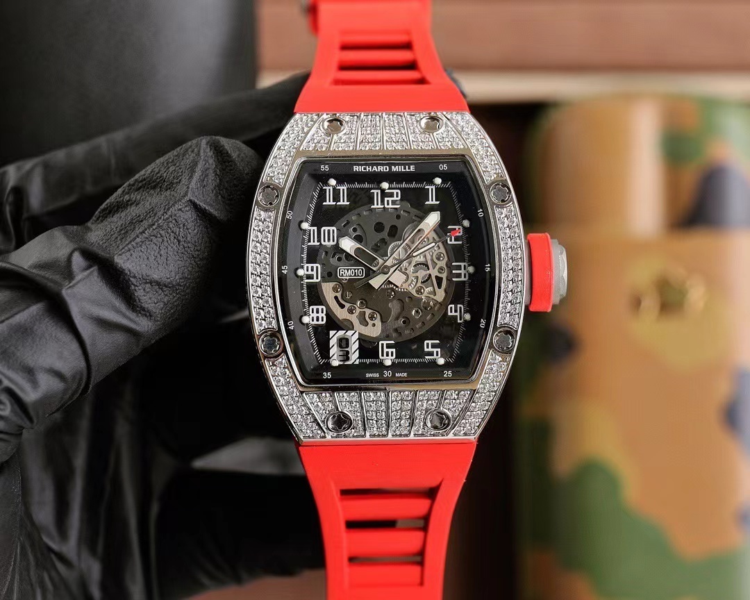 詳細な写真と価格については私に連絡してください