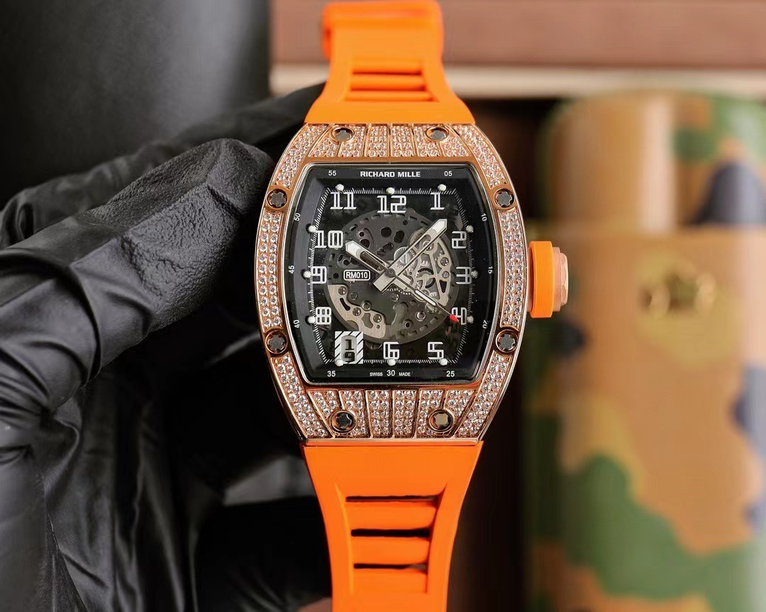 詳細な写真と価格については私に連絡してください