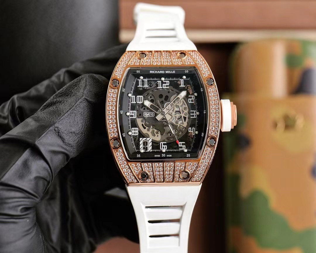 詳細な写真と価格については私に連絡してください