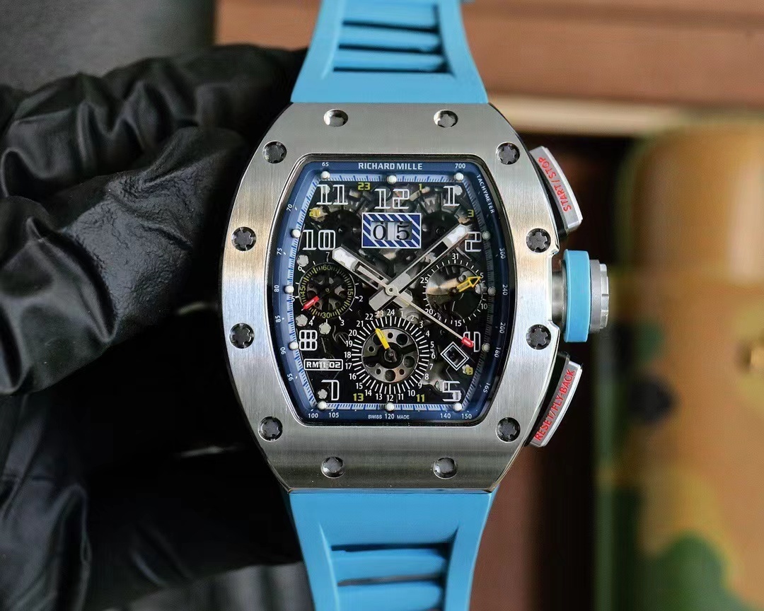 詳細な写真と価格については私に連絡してください