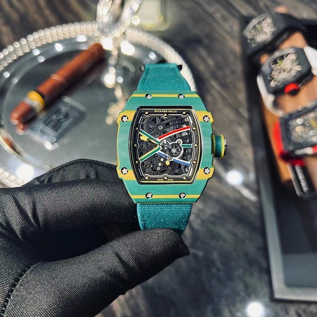 詳細な写真と価格については私に連絡してください