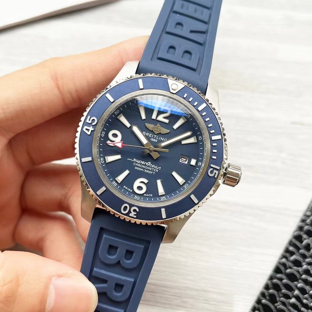 詳細な写真と価格については私に連絡してください。