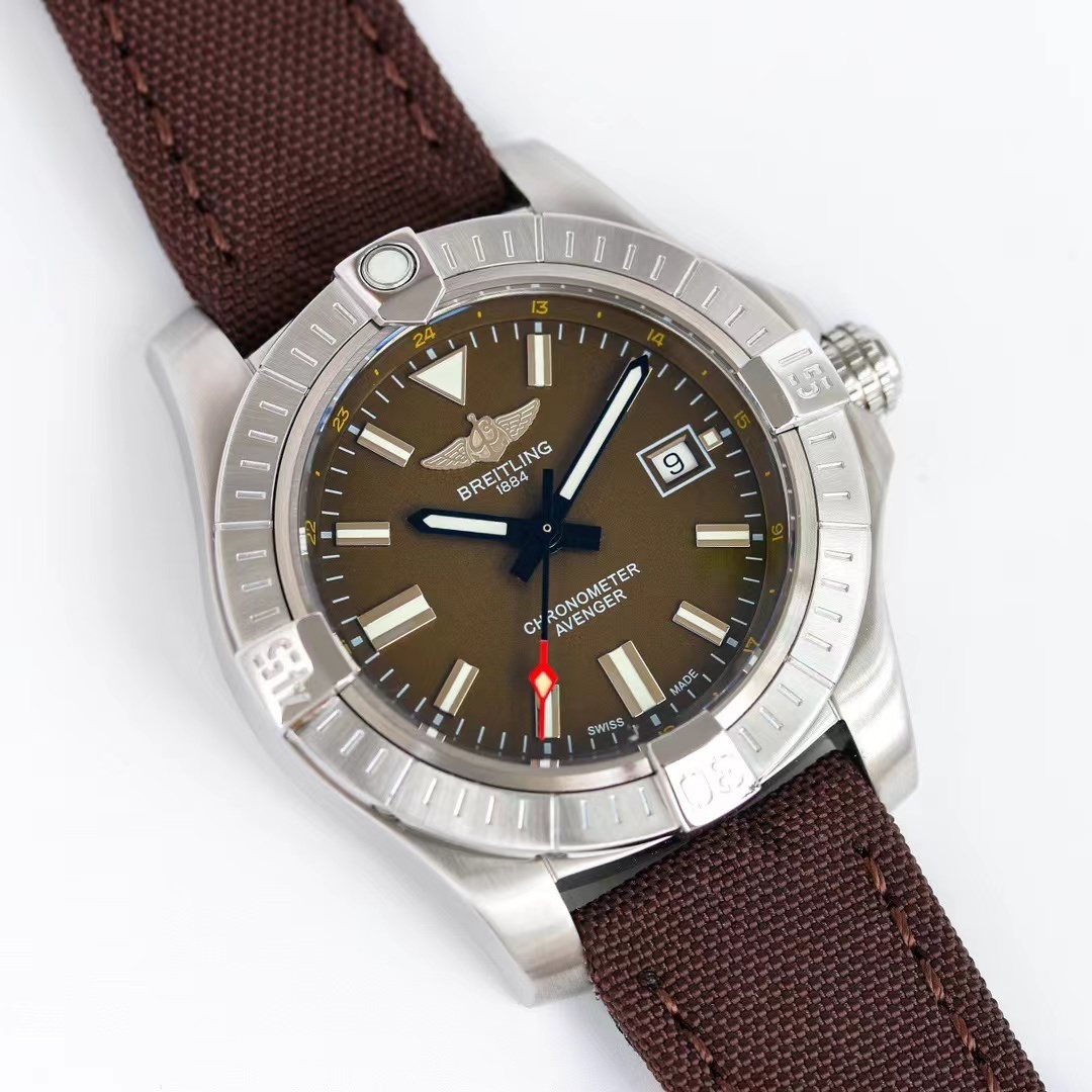 詳細な写真と価格については私に連絡してください。