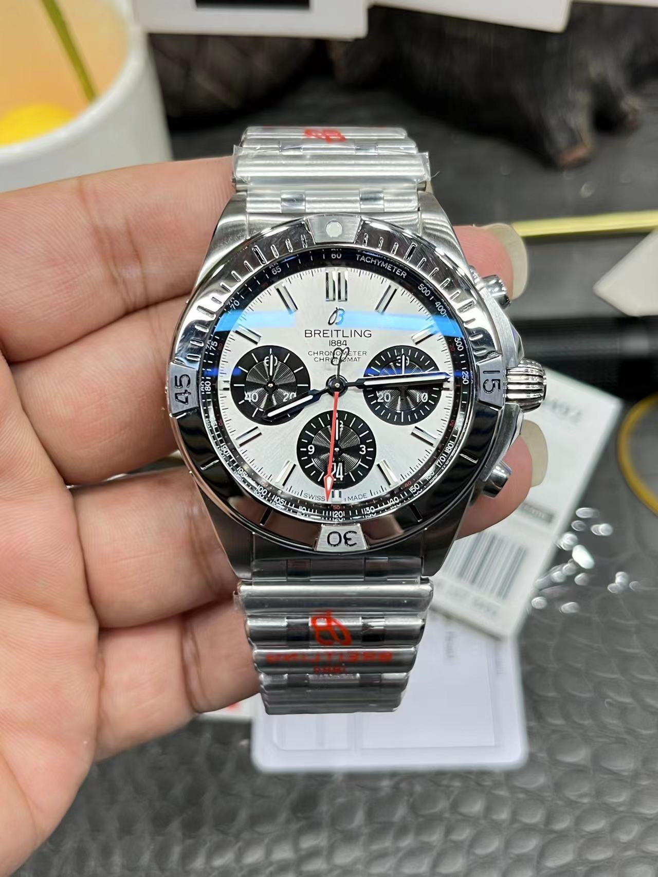 詳細な写真と価格については私に連絡してください。