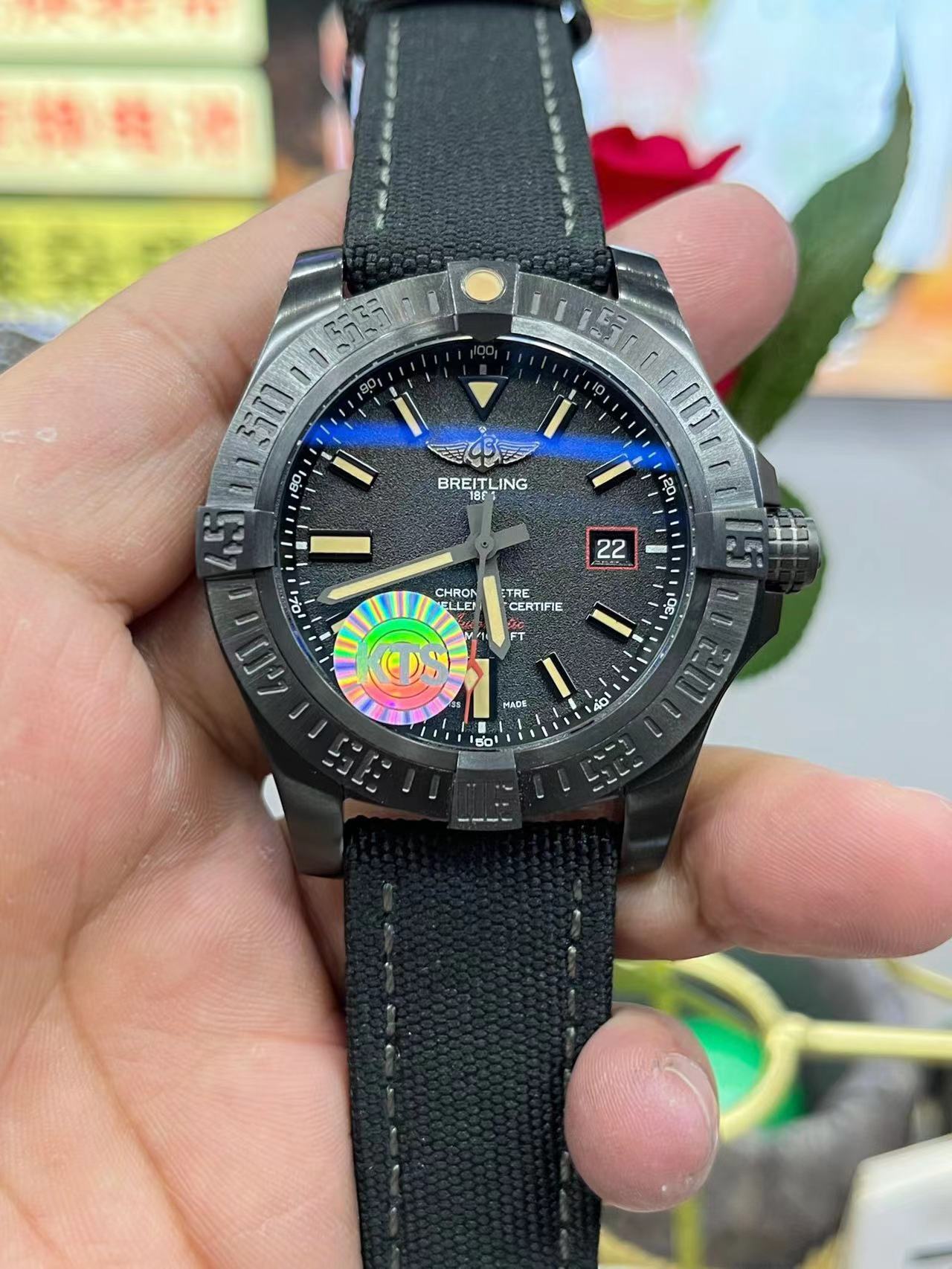 詳細な写真と価格については私に連絡してください。